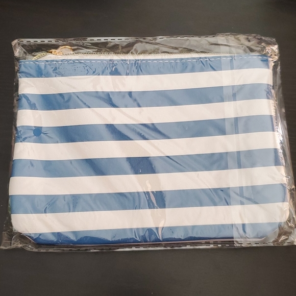 Mollie Jacob Beach Chic Pouch - Picture 4 of 4